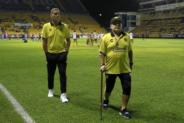 Maradona estuvo dos torneos como entrenador de Dorados de Sinaloa, quedándose con el subcampeonato en cada uno de ellos.