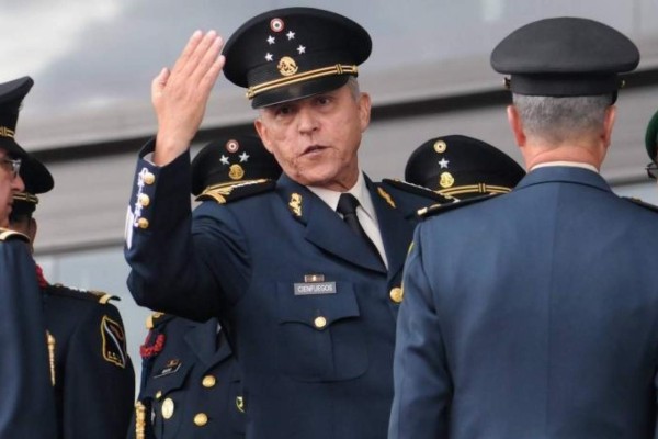 Gobierno de EU retira cargos contra Cienfuegos para que sea investigado en México