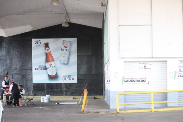 En Culiacán, expendios son clausurados por no poder controlar a la gente, que no respeta filas