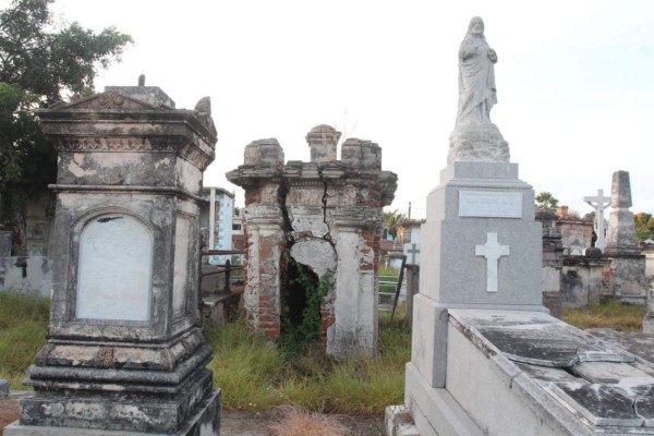 Gobierno de Mazatlán está listo para el Día de Muertos en panteones