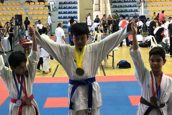Los alumnos de la Escuela de Karate Do Imdem logran buenos resultados.