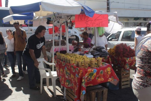 Aumentan las compras y precios de dulce típicos