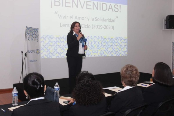 ANSPAC Mazatlán motiva a sus animadoras con un seminario
