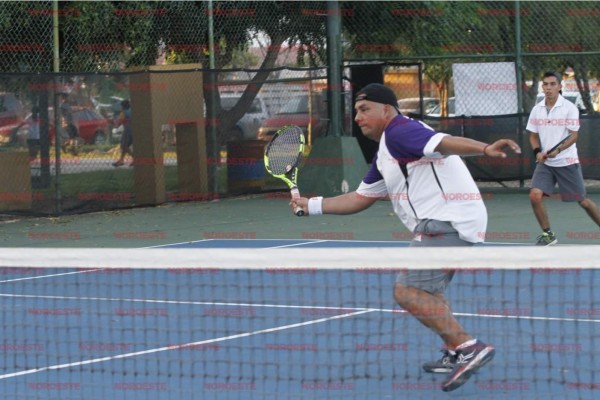 Preparan raquetas en el Club Muralla de Mazatlán