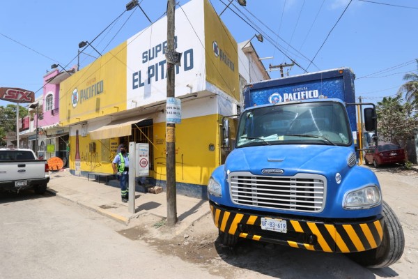 Sí, hay depósitos cerrados y escasez de cerveza en Mazatlán