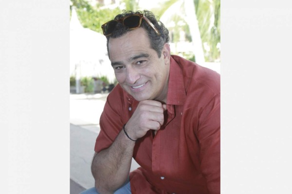 Actúan Marco y Omar Fierro juntos por primera vez