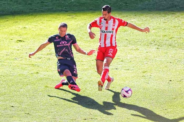 Atlas no pudo mantener el paso ganador al caer ante Necaxa.