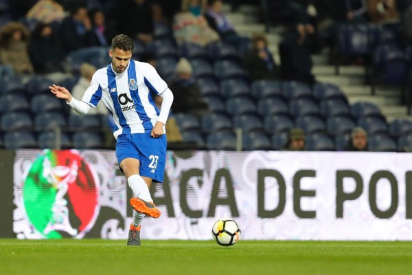 Con tres mexicanos titulares, Porto saca ventaja sobre Sporting