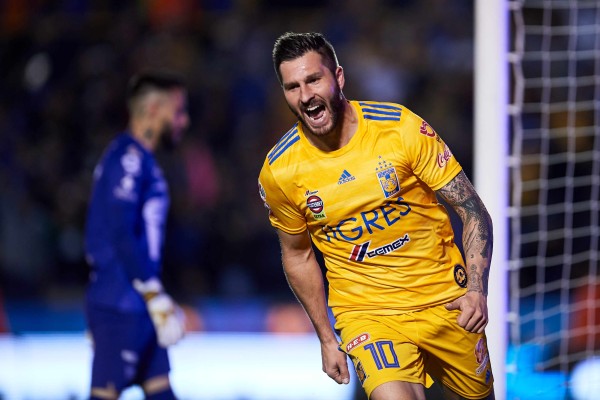 André-Pierre Gignac marca triplete por Tigres.