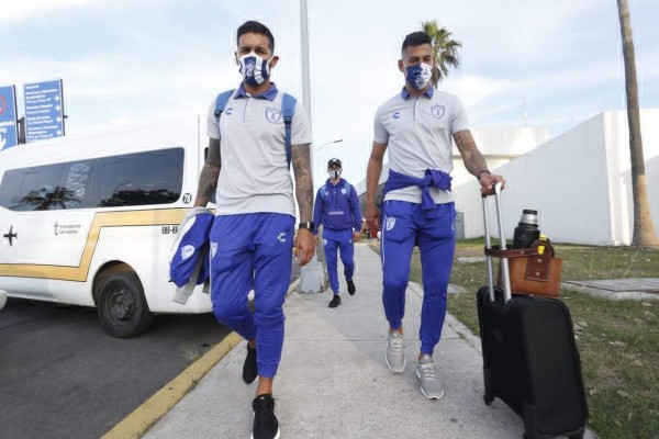 Tuzos del Pachuca aterrizan en Mazatlán, listos para enfrentar mañana a los Cañoneros