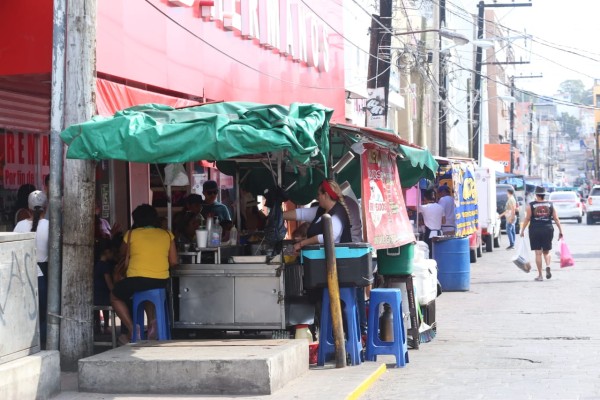 Reviven taquerías en la Melchor Ocampo, en el Centro de Mazatlán