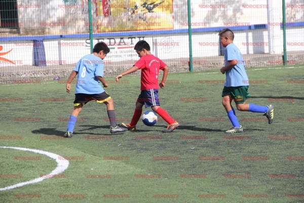 Llevan dura competencia por el liderato en el Torneo de Futbol Inter Primarias Caja Popular Rosario