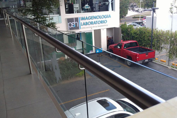 Cierran establecimientos de Rafa Márquez