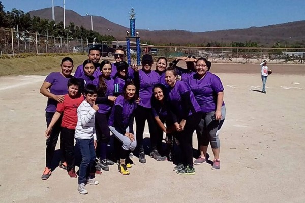 Son las reinas de Santa Fe, en el softbol femenil