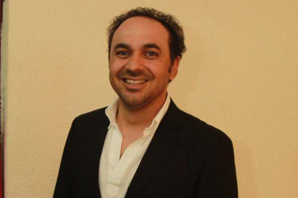 El barítono mazatleco Adán Pérez cantará arias de ópera y música de banda.