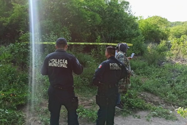 Rastreadoras localizan parte de una osamenta en San Blas, El Fuerte