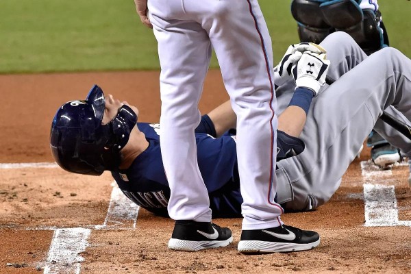 Christian Yelich perderá el resto del año por rodilla fracturada