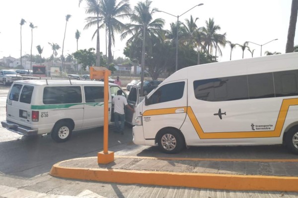 En Mazatlán, taxistas se deslindan de más bloqueos