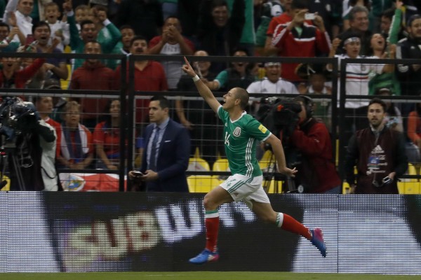 Chicharito anotó ante Costa Rica y llegó a 46 goles con México.