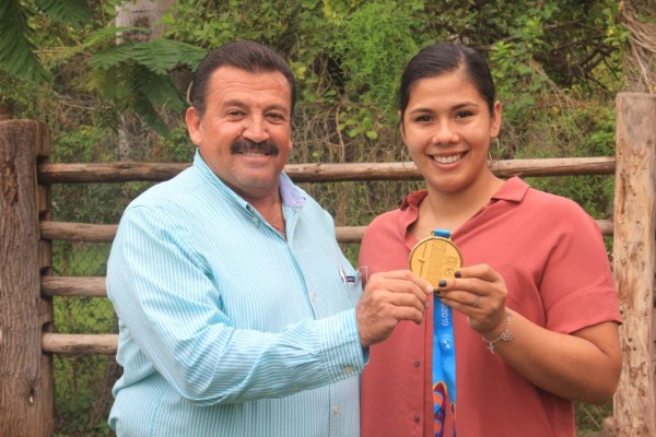 La campeona panamericana Briseida Acosta tiene especial recibimiento en Navolato