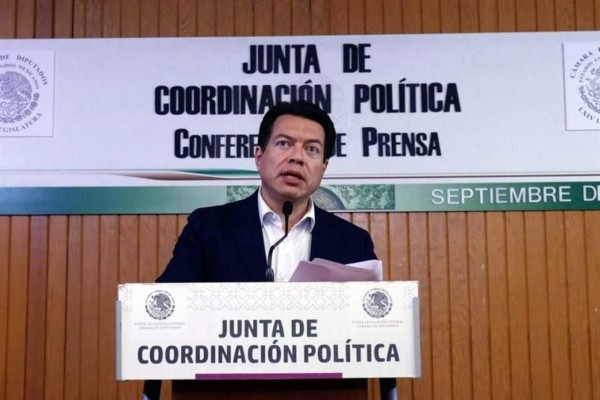 Morena propone compactar y disminuir las plazas de confianza creadas con Calderón y Peña