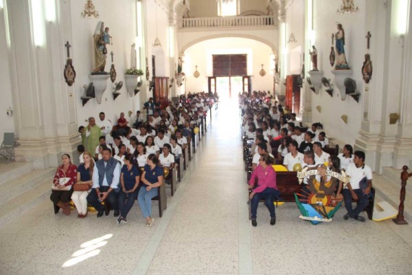 Celebran 59 años de formar en bachillerato