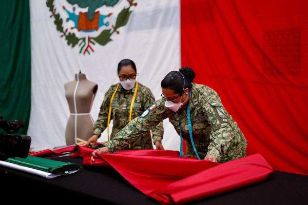 $!Fotos: así se confeccionó la banda presidencial que Sheinbaum usará en su primer Grito de Independencia
