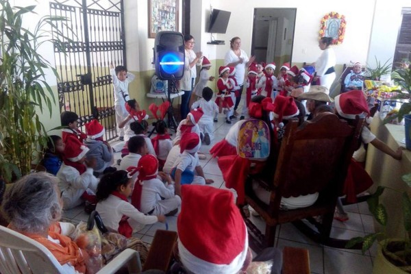 Los habitantes del asilo convivieron en la posada este fin de semana.