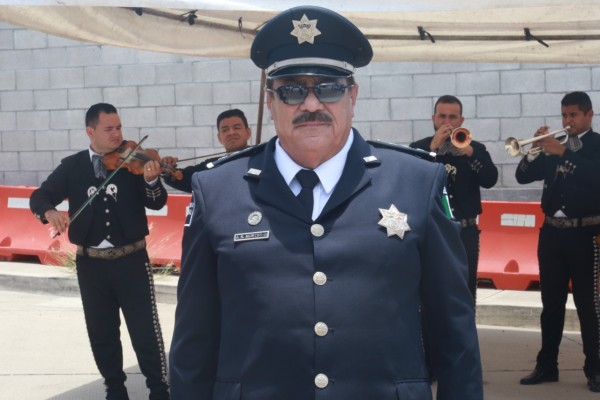 Inspector de la Policía Federal división Caminos se jubila en Mazatlán, tras 44 años de servicio