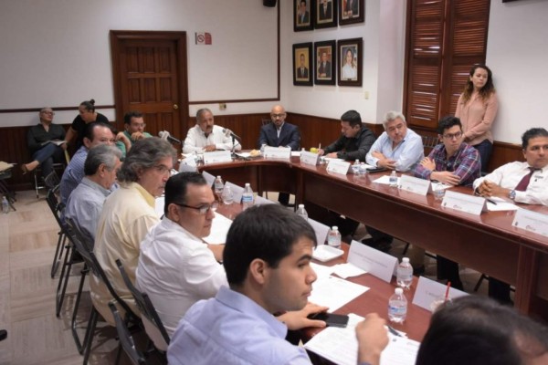 Presentan ponencias aspirantes a dirigir el Implan en Culiacán