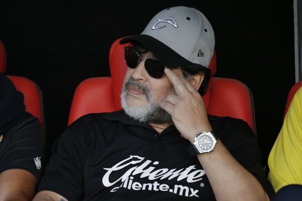 Diego Armando Maradona no continuará en Dorados de Sinaloa