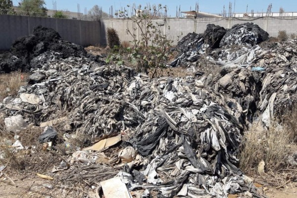 Acumulan desechos plásticos agrícolas en predio de la Miramar, en Elota
