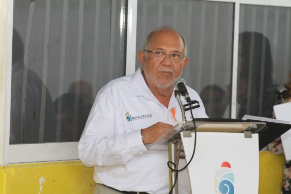Alcalde de Mazatlán ‘iza bandera blanca’ con el empresario Rodolfo Madero