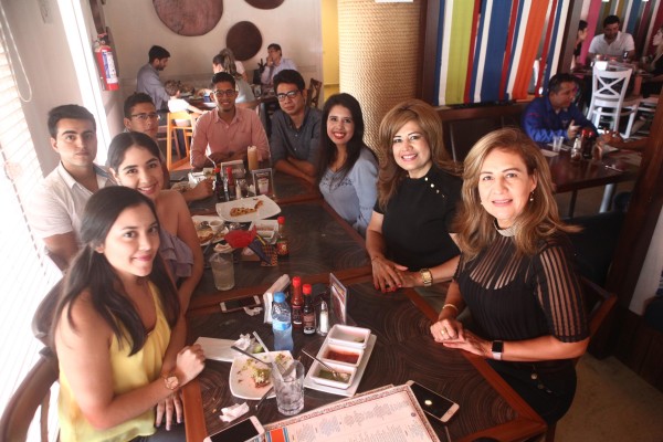 En familia festejaron una fecha importante.