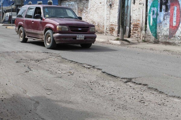Ven calles intransitables por presencia de baches