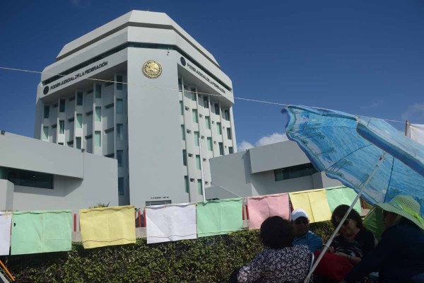 Exigen justicia y la posesión de terreno