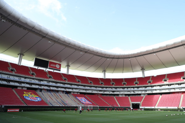 El estadio de las Chivas podría contar con cierto números de aficionados para el clásico ante Atlas. (Twitter @Chivas)