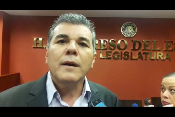 En una sola noche, patrulla de la PEP se lleva $30 mil en mordidas en retén, acusa Diputado Édgar González