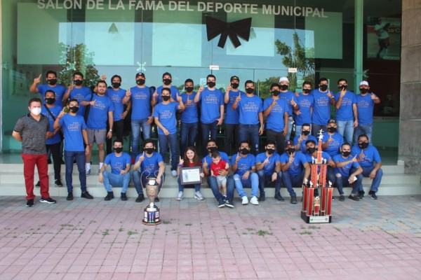 Liga de Primera Fuerza de Futbol de Culiacán premia a lo mejor de su temporada