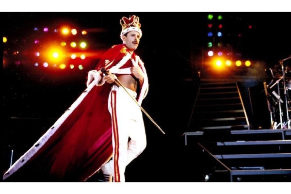 Freddie Mercury: La vida de una estrella del rock que se frenó a los 45 años y se volvió leyenda