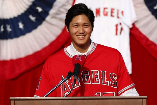Presentan Angelinos a Shohei Ohtani