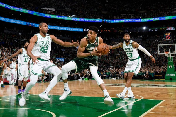 Lluvia de triples da ventaja a Bucks de Milwaukee sobre Celtics de Boston
