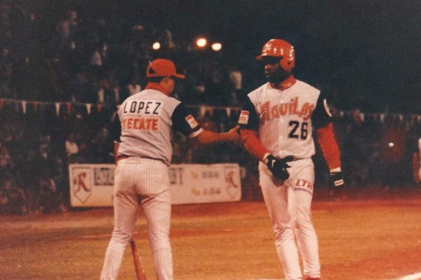Darryl Brinkley jugó con Culiacán, Mazatlán, Mexicali y Los Mochis.