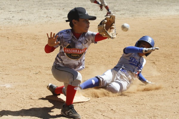 Rancho El Roble se muestra fuerte y vence a Arrechikarnes en el beisbol del Club Muralla