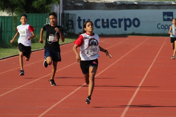 Echan fuego en la pista en segunda jornada de la Liga de Atletismo del CDBJ
