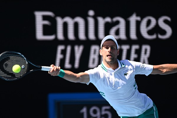 Novak Djokovic sobrevive a la amenaza de Tiafoe en el Abierto de Australia
