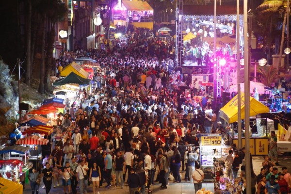 Han asistido 905 mil 100 personas a los diversos eventos del Carnaval de Mazatlán; presumen saldo blanco