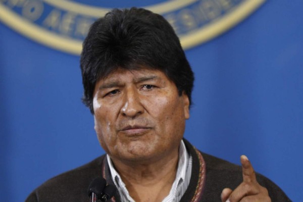 Evo Morales deja la Presidencia de Bolivia después de casi 14 años. Ejército y policía se lo exigieron