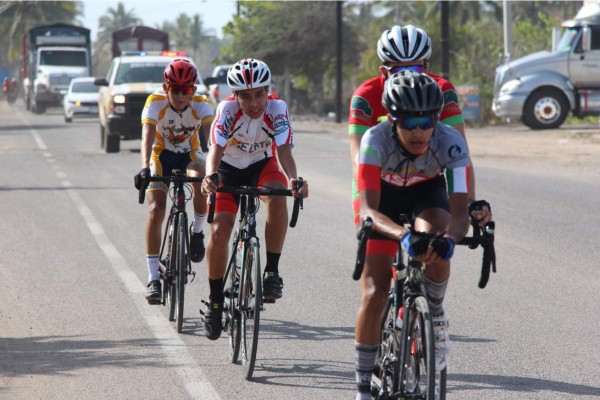 Rogelio Toledo sale respondón y conquista la Carrera Ciclista entre Amigos