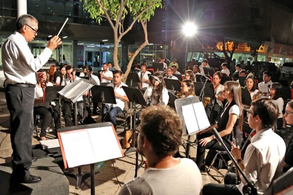 El programa La Banda en la Plaza se lleva a cabo en la plazuela Álvaro Obregón, atrás de Catedral.